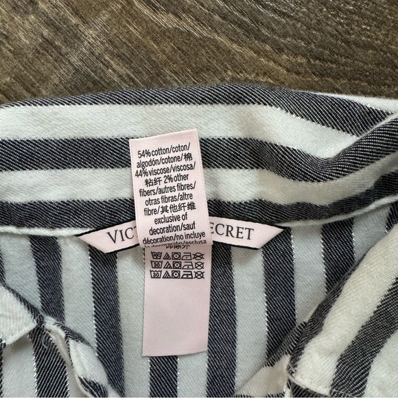 Women’s Victoria’s Secret Gray White Striped Flannel Pajamas Set Size S - Picture 10 of 11